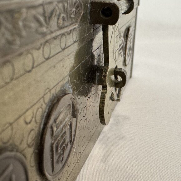 Vintage Brass & Wood Hinged Storage Divided Box Asian Lucky Coin Design 6.25 x 6 - Picture 8 of 12